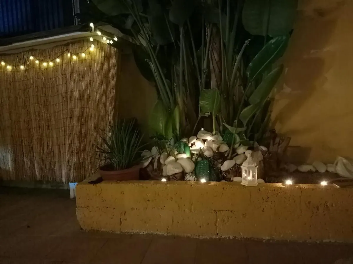 Dimora Shimbalaie Villa Bari 0*,  Italia