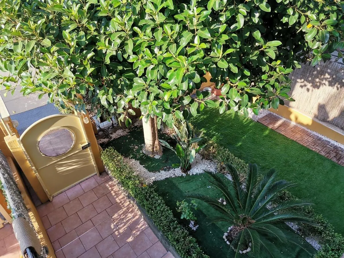 Dimora Shimbalaie Villa Bari 0*,  Italia